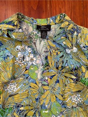 Embroidered cotton jacket, expensive boutique, worn once